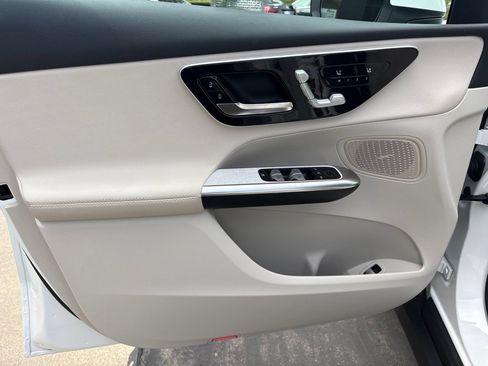 Certified 2026 Mercedes-Benz GLC 300 image 7