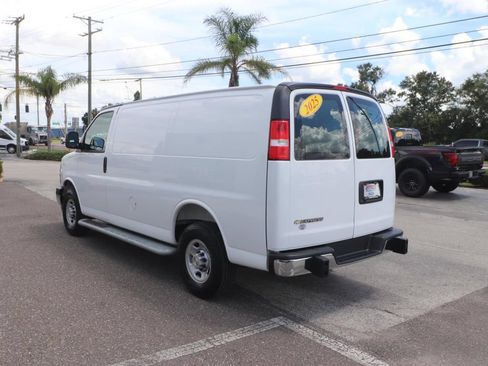 Used 2025 Chevrolet Express 2500 w/ Driver Convenience Package RWD image 10