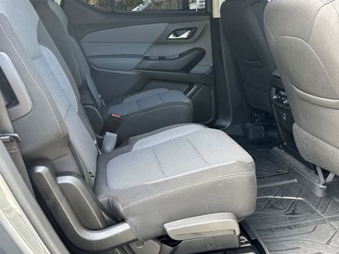 Used 2020 Chevrolet Traverse LT FWD image 16