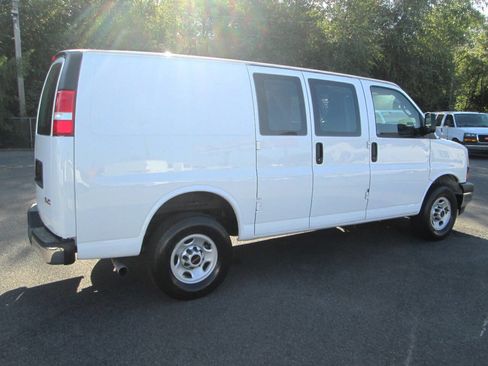 Used 2023 GMC Savana 2500 w/ Driver Convenience Package image 4