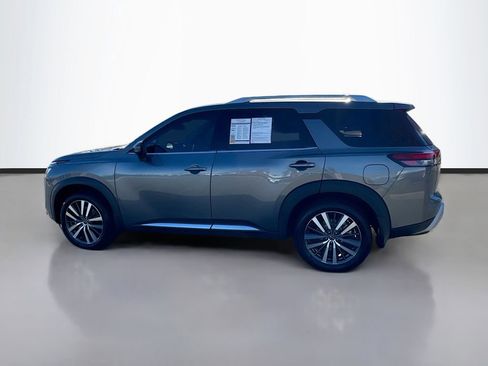 Used 2022 Nissan Pathfinder Platinum w/ Cargo Package image 4