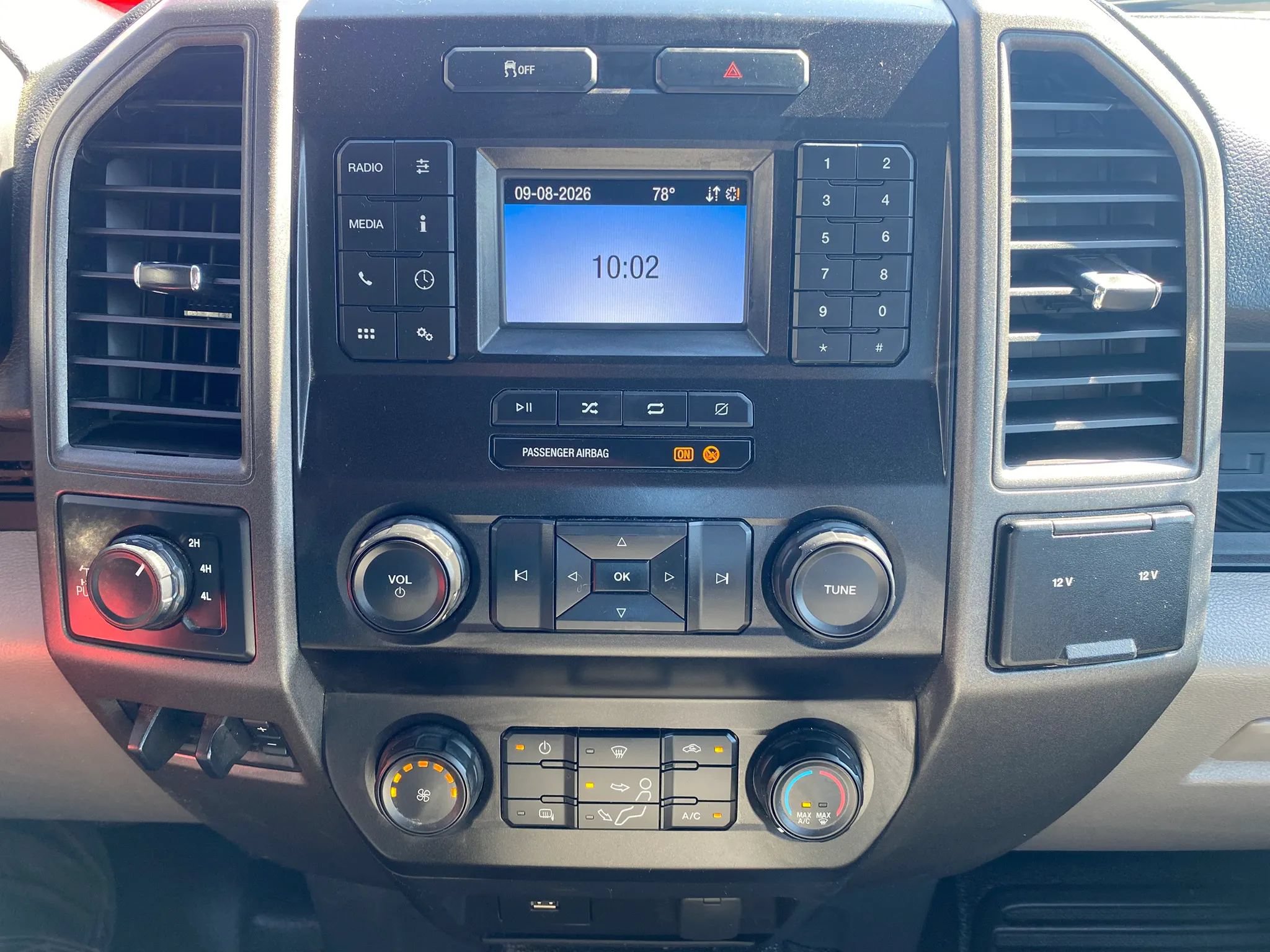 Used 2022 Ford F250 XL w/ Power Equipment Group AWD/4WD image 14