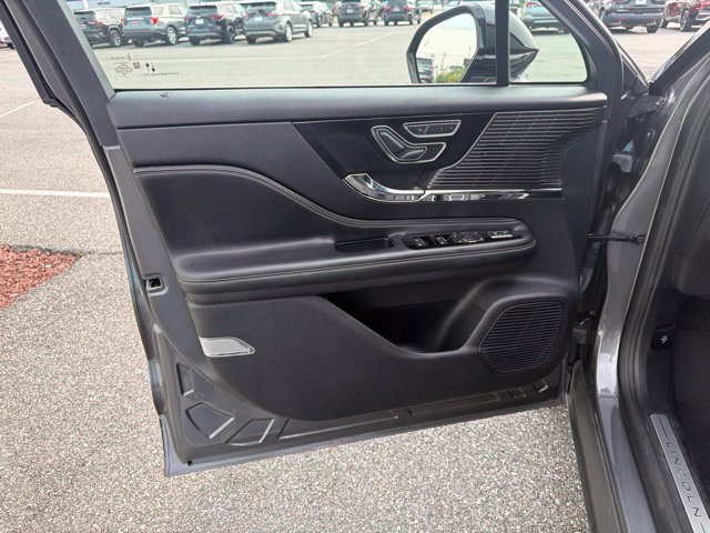 Used 2021 Lincoln Corsair AWD w/ Equipment Group 101A image 11