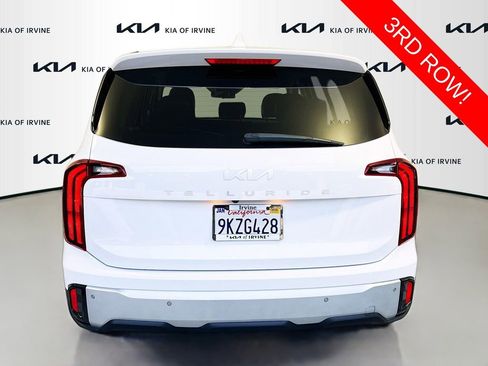 Certified 2024 Kia Telluride LX FWD image 7