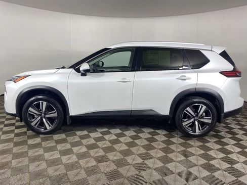 Used 2024 Nissan Rogue SL w/ SL Premium Package AWD/4WD image 4