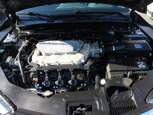 Used 2018 Acura TLX V6 w/ Technology Package FWD image 27