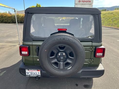 Used 2022 Jeep Wrangler Sport image 9