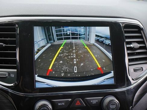 Used 2022 Jeep Grand Cherokee Laredo X image 20