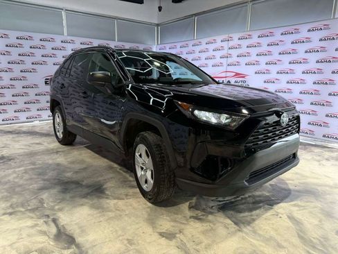 Used 2021 Toyota RAV4 LE image 4
