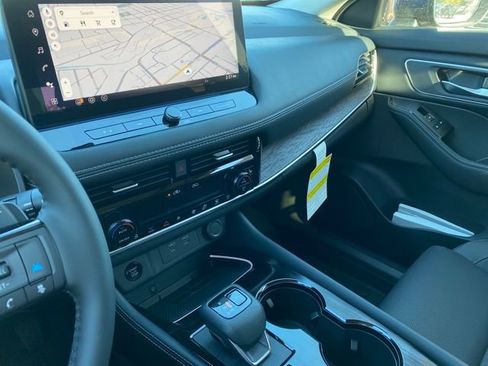 New 2026 Nissan Rogue Platinum w/ Platinum Premium Package image 17