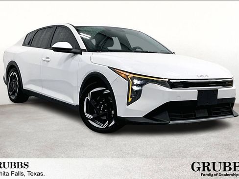 Used 2025 Kia K4 EX FWD image 1