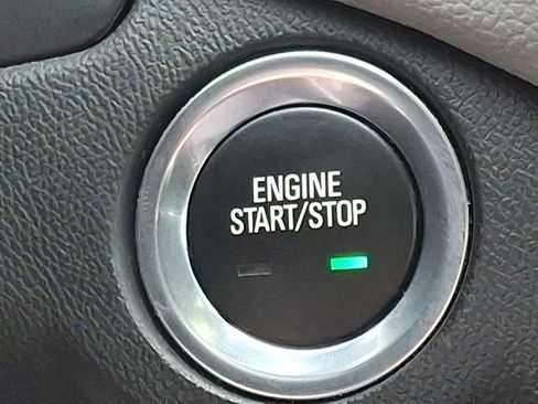 Used 2022 Chevrolet Equinox LS w/ LS Convenience Package image 22