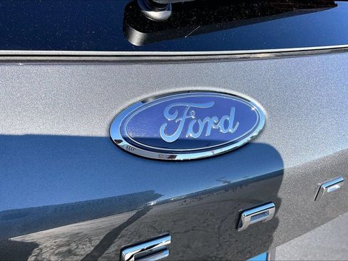 Certified 2025 Ford Escape ST-Line AWD/4WD image 7