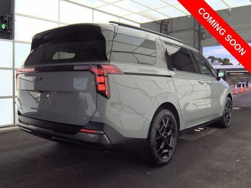 Used 2025 Kia Carnival SX w/ SX Dark Edition Package FWD image 2