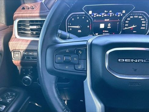 Used 2021 GMC Yukon Denali image 11