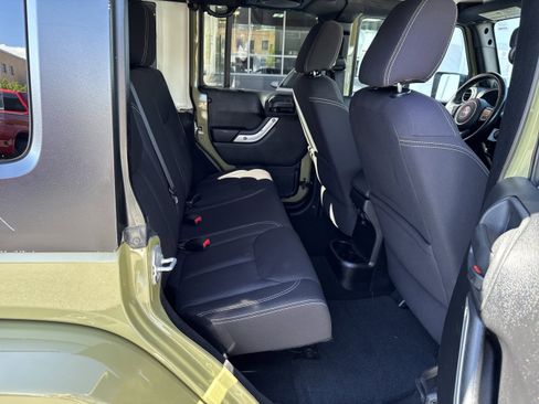 Used 2013 Jeep Wrangler Unlimited Sahara w/ Dual Top Group AWD/4WD image 13