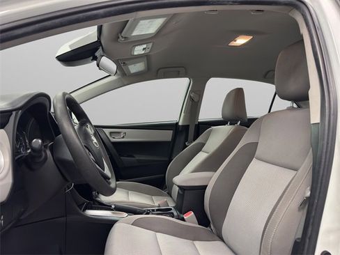 Used 2019 Toyota Corolla L image 26