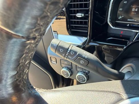 Used 2022 GMC Sierra 1500 SLT AWD/4WD image 27