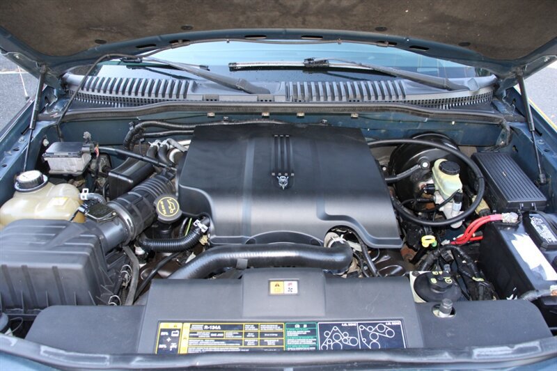 Used 2003 Ford Explorer XLT AWD/4WD image 18
