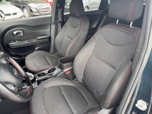 Used 2018 Kia Soul + FWD image 13
