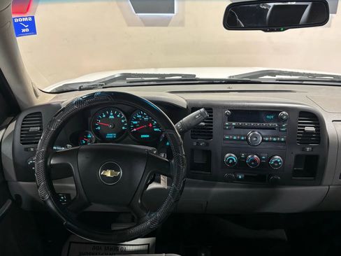 Used 2011 Chevrolet Silverado 1500 W/T image 16