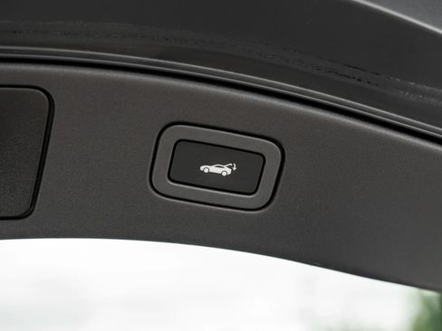Used 2016 Jaguar F-TYPE S RWD image 10