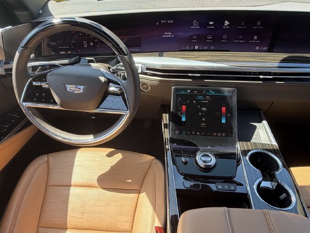Used 2025 Cadillac Escalade Premium Luxury w/ LPO, Radiant Package AWD/4WD image 14