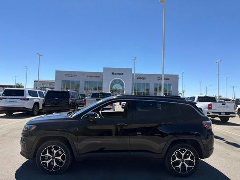 Used 2025 Jeep Compass Limited AWD/4WD image 9