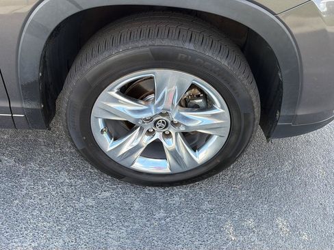 Used 2018 Toyota Highlander Limited FWD image 42
