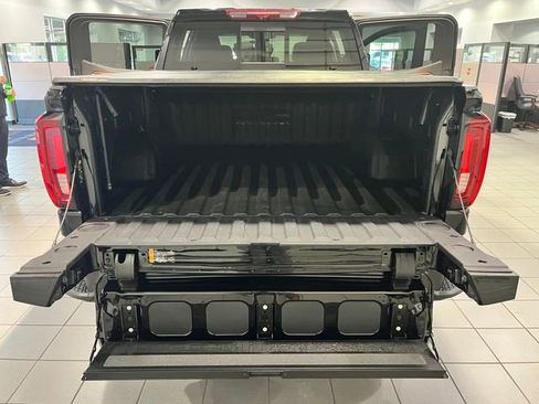 Used 2025 GMC Sierra 1500 Denali w/ Denali Reserve Package AWD/4WD image 11