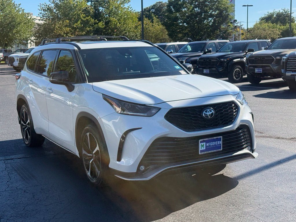 Certified 2021 Toyota Highlander XSE AWD/4WD image 12