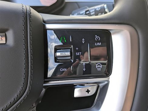 New 2025 Land Rover Range Rover Long Wheelbase SE image 23