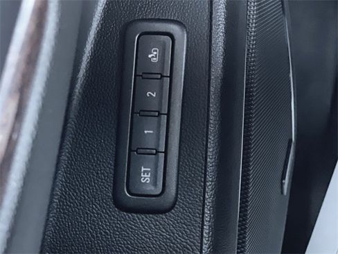 Used 2018 GMC Yukon XL SLT image 18