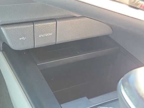 Used 2020 Toyota Camry SE image 26