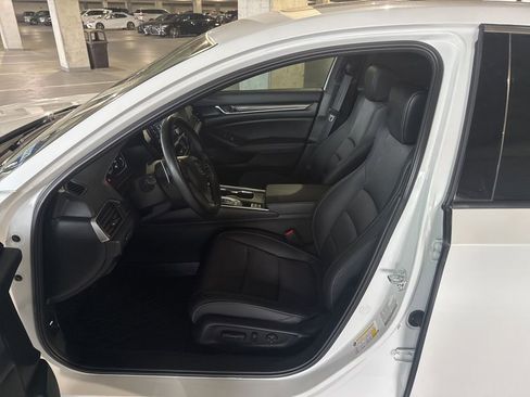 Used 2022 Honda Accord Sport image 2