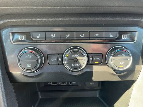 Used 2019 Volkswagen Tiguan SE FWD image 22