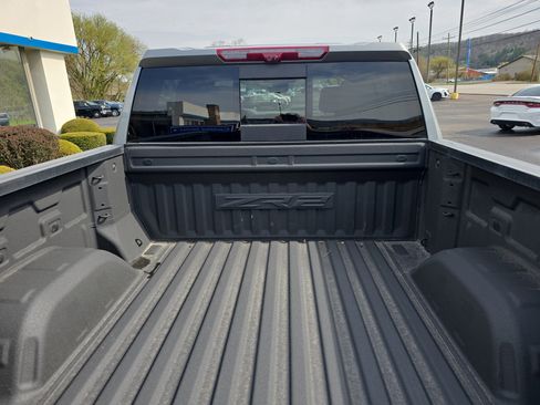 Used 2023 Chevrolet Silverado 1500 ZR2 w/ Technology Package image 5