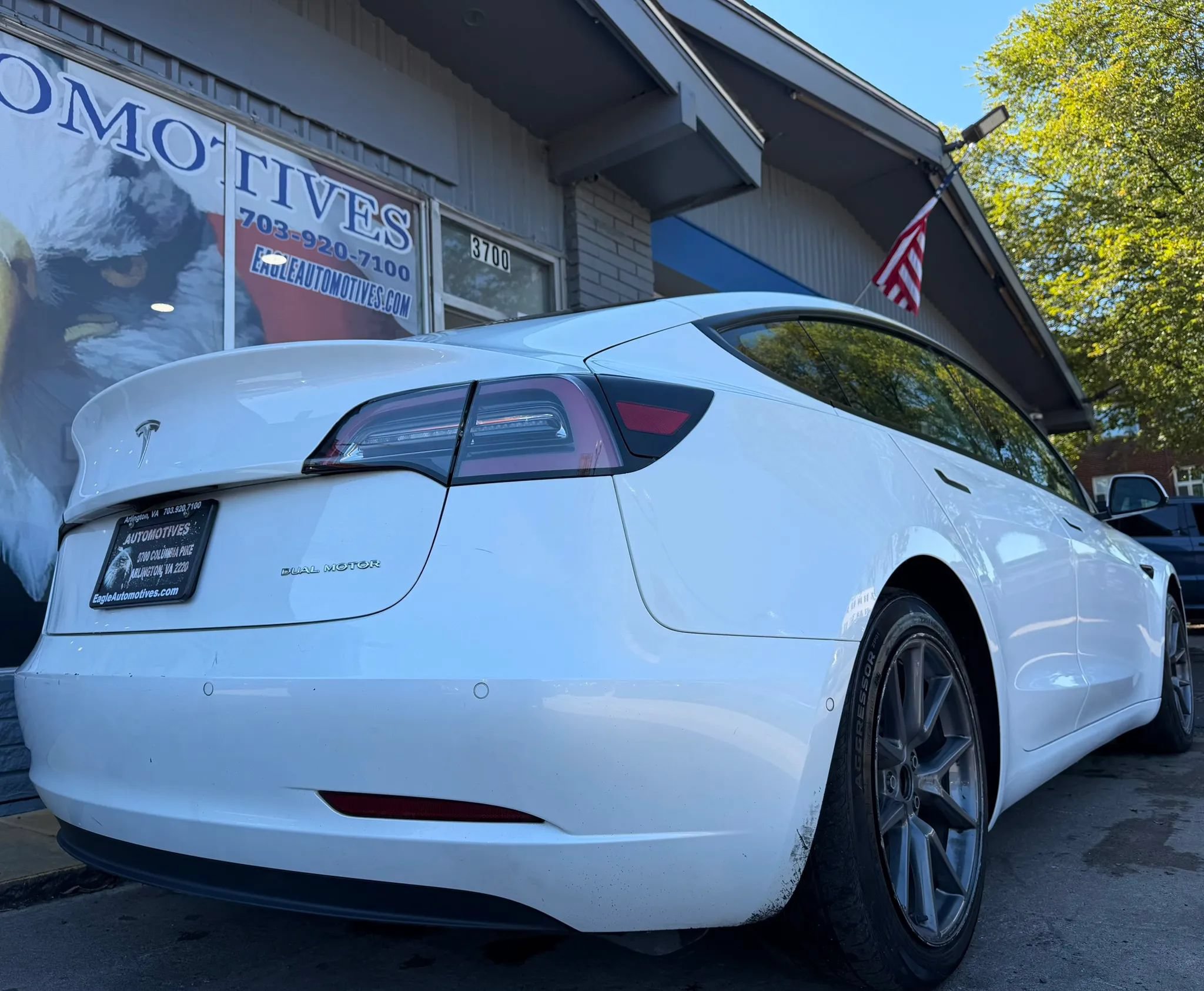Used 2022 Tesla Model 3 Long Range AWD/4WD image 3