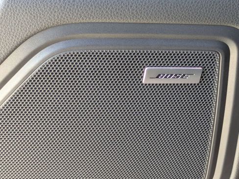 Certified 2026 Porsche Macan image 16