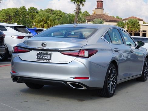 Certified 2024 Lexus ES 350 w/ Premium Package image 6