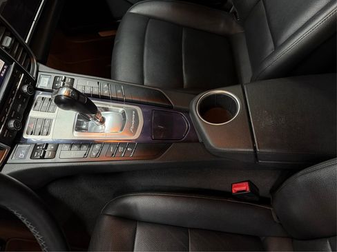 Used 2014 Porsche Panamera 4 w/ Bose Audio Package image 35