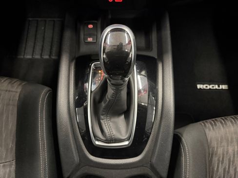 Used 2020 Nissan Rogue SV w/ Premium Package image 23