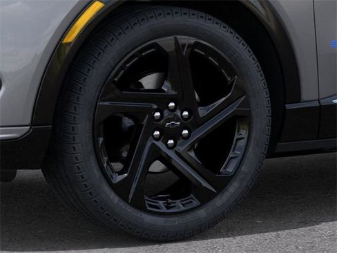 New 2026 Chevrolet Equinox EV RS image 9