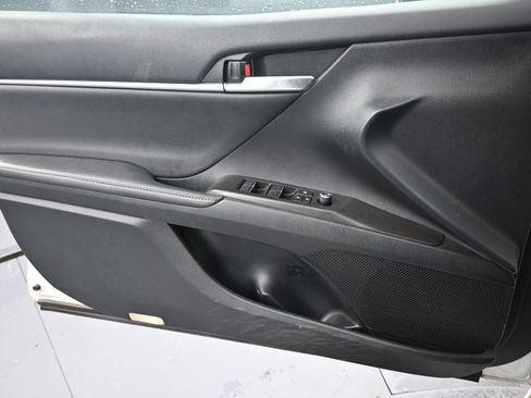 Used 2022 Toyota Camry XSE image 16