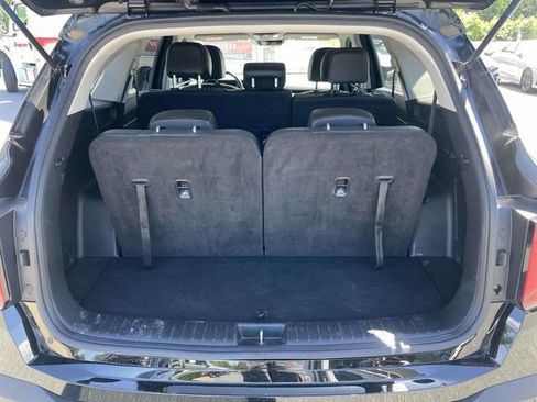 Certified 2024 Kia Sorento S FWD image 17