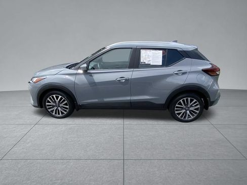 Used 2023 Nissan Kicks SV FWD image 4