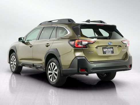Used 2025 Subaru Outback Premium AWD/4WD image 3