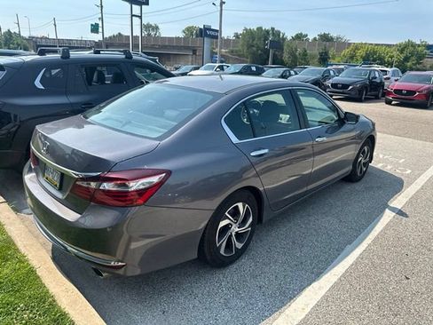 Used 2017 Honda Accord LX image 12
