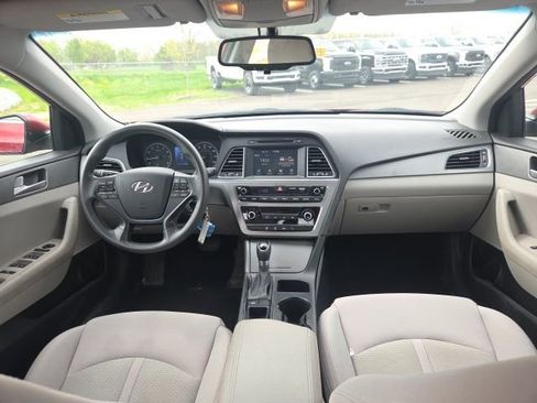 Used 2016 Hyundai Sonata SE FWD image 17
