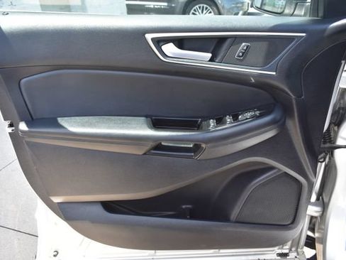 Used 2019 Ford Edge SEL w/ Equipment Group 201A AWD/4WD image 16